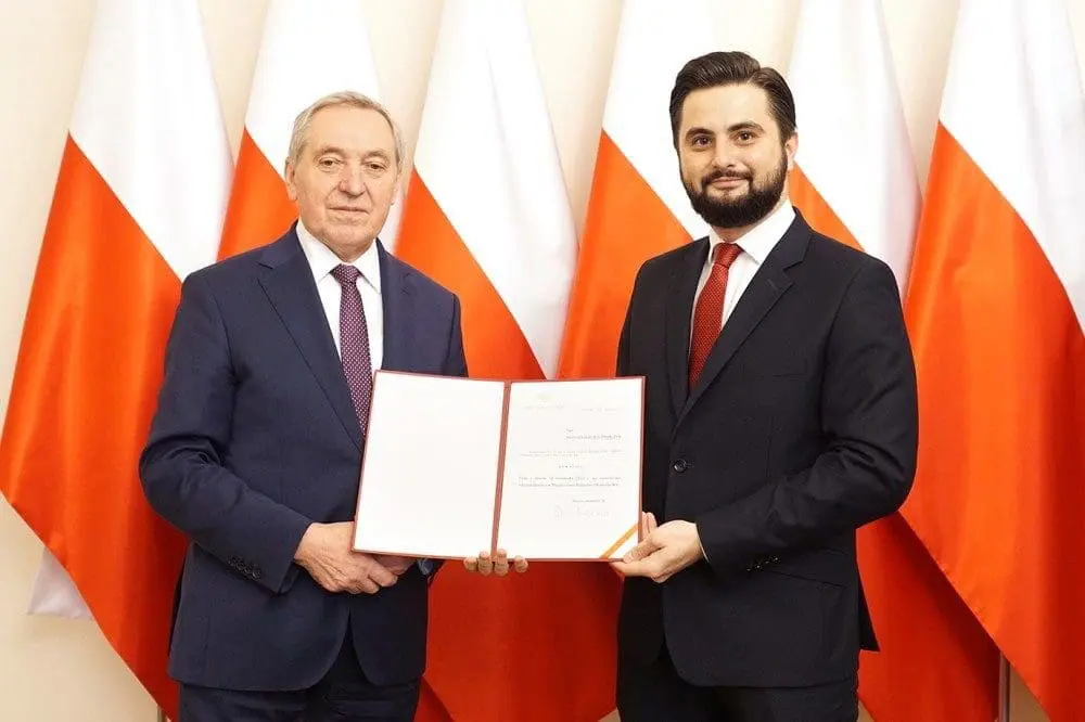 Huczne wesele i drogi prezent. Zapadła decyzja ws. dymisji wiceministra Kaczmarczyka