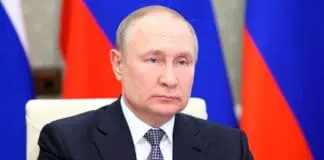 Władimir Putin, prezydent Rosji, podczas przemówienia do wojska