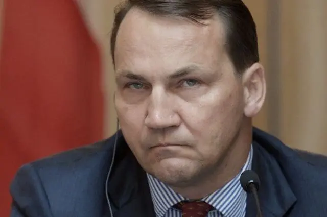 Radosław Sikorski zostanie odwołany? Wszystko przez ,,niebezpieczny” wpis
