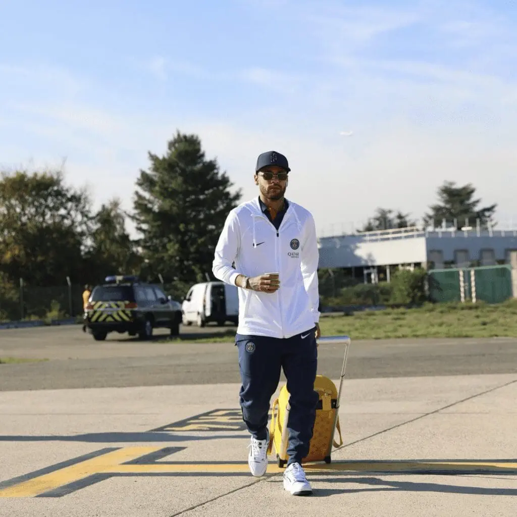 Neymar trafi do więzienia?! Grozi mu aż 5 lat pozbawienia wolności Neymar trafi do więzienia? Neymar, brazylijski piłkarz reprezentacji kraju