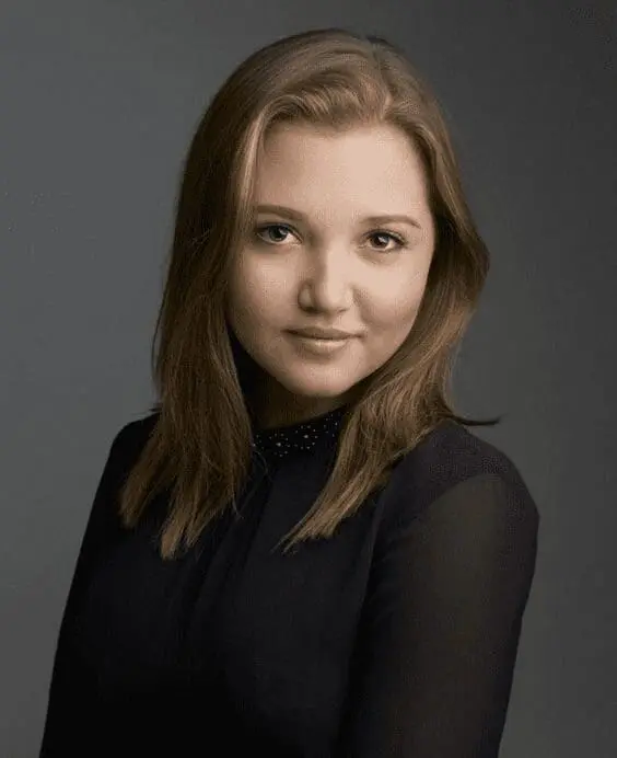Mia McKenna-Bruce – wiek (29 lat), wzrost, syn i kariera mia mckenna-bruce Mia McKenna-Bruce, brytyjska aktorka