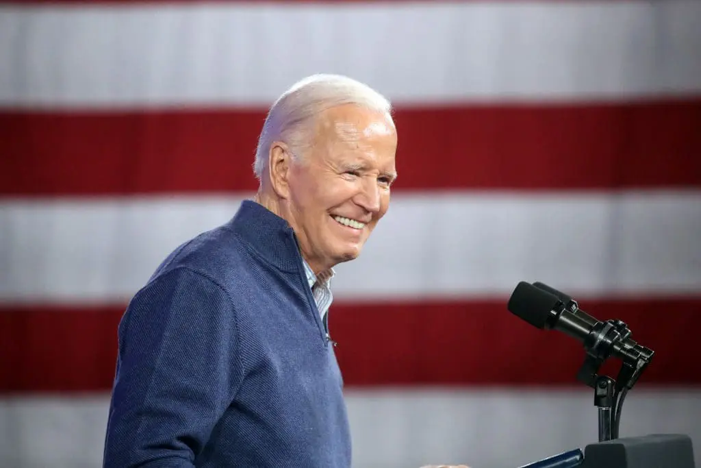Prezydent Biden Chce Rozmawiać z Dudą i Tuskiem Jednocześnie: Sygnał Potencjalnego Zagrożenia? joe biden