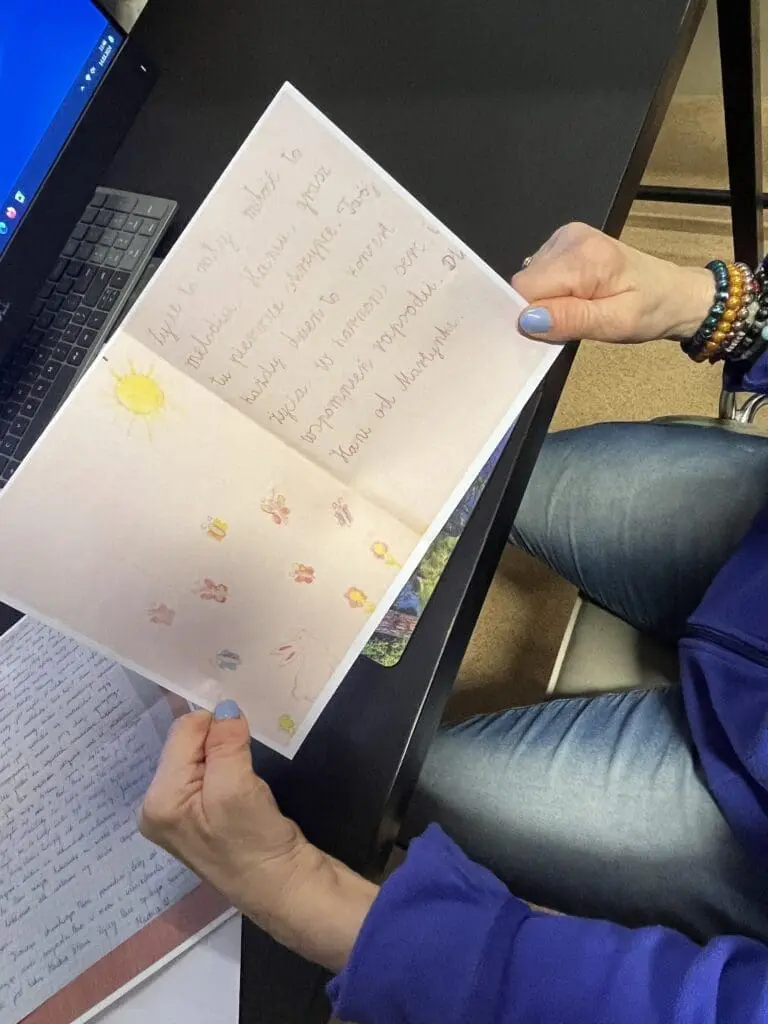 Wielkie serca w akcji ,,List do seniora’’. Warszawscy seniorzy obsypani listami od najmłodszych