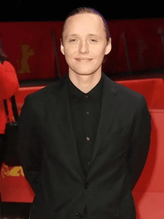 Bartosz Bielenia: Portret Zdobywcy Międzynarodowych Nagród Filmowych