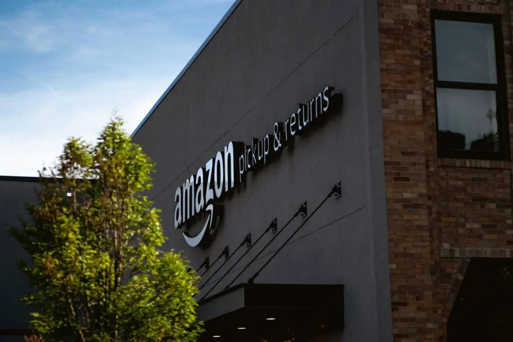 Banki mogą nie być w stanie sfinansować wielkich inwestycji w gospodarce. Sektor apeluje o zmiany w formule opodatkowania Amazon: W drodze do neutralności klimatycznej – 10 sposobów