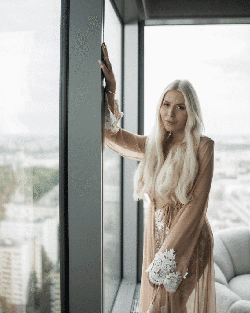 Julia von Stein: wiek (30 lat), kariera, zaręczyny, rodzice, wzrost julia von stein wiek Julia von Stein, influencerka i przedsiębiorczyni z branży funeralnej