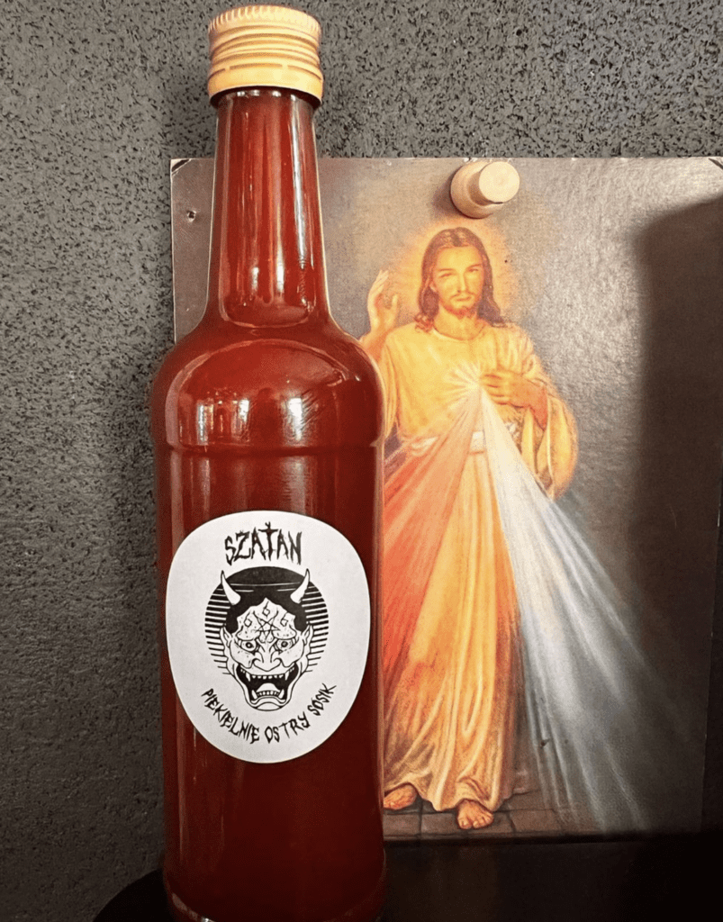 Bar Pacyfik menu – tacos, drinki i godziny otwarcia w Warszawie bar pacyfik menu Ostry sos Szatan z Bar Pacyfik w słoiku
