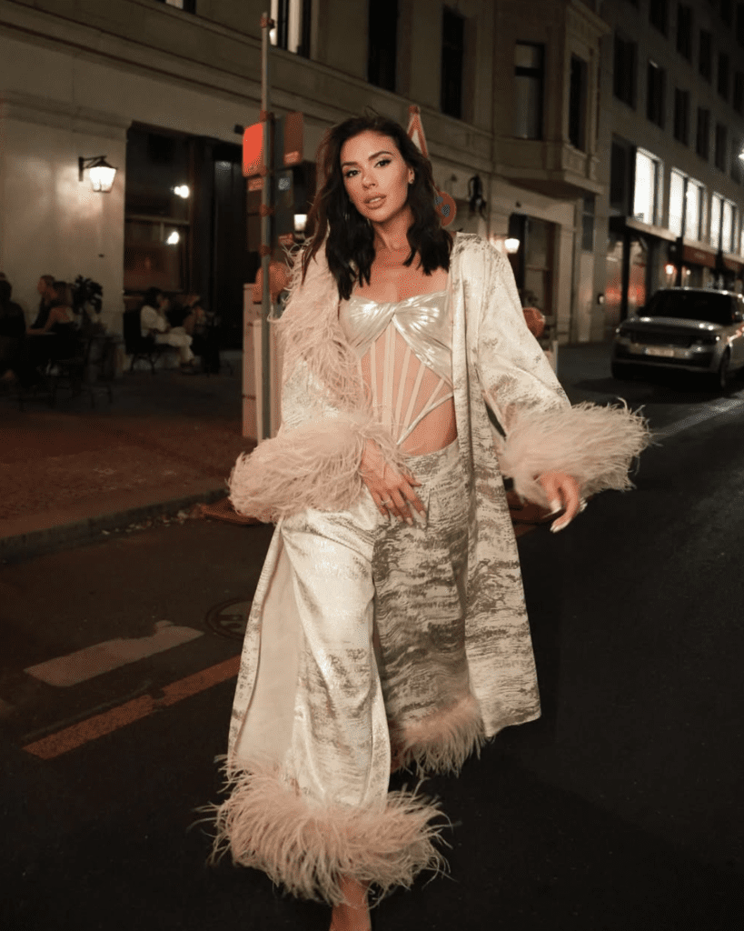 Klaudia Halejcio social media