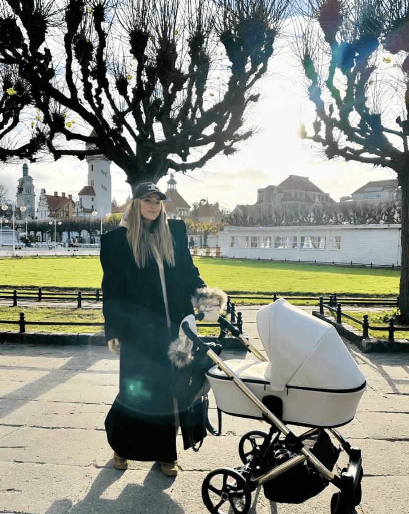 Marcelina Zawadzka – wiek (37 lat), partner, dziecko i „Farma” 2026 marcelina zawadzka Marcelina Zawadzka w Sopocie z rodziną