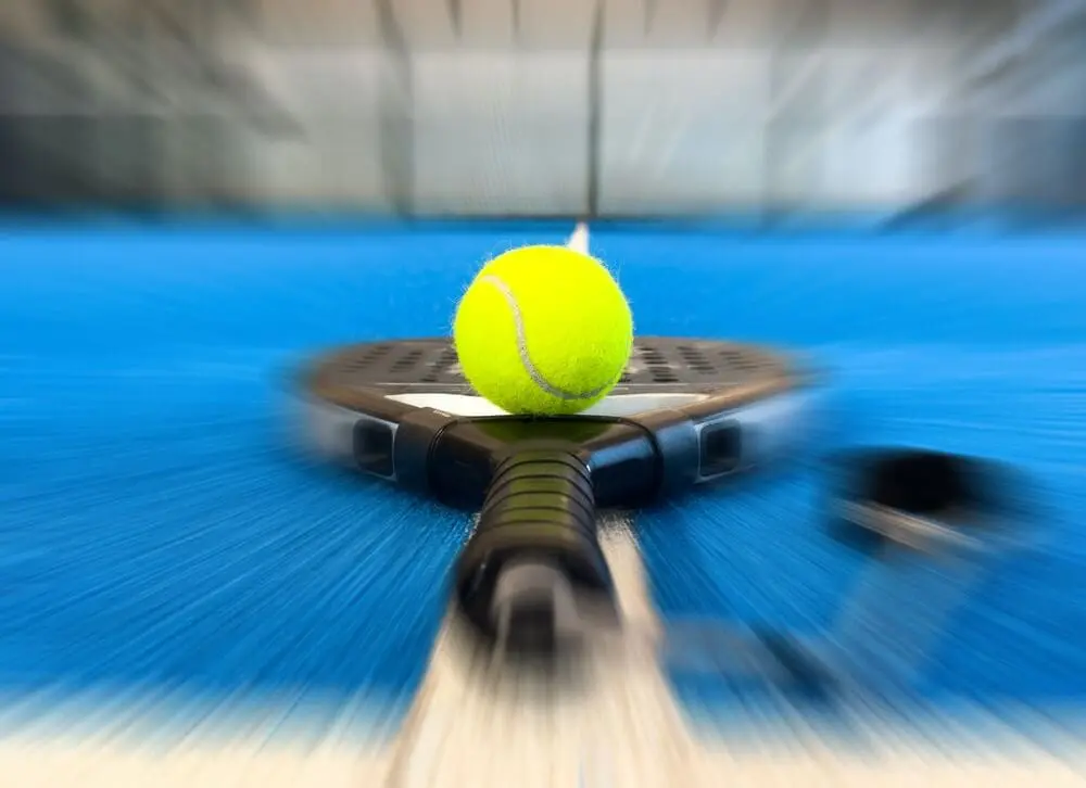 Dlaczego warto zacząć grać w padla? Dlaczego warto zacząć grać w padla Dlaczego warto zacząć grać w padla?