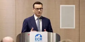 Przesłuchanie Morawieckiego w sprawie wyborów kopertowych. Ile wynosi potencjalna kara?
