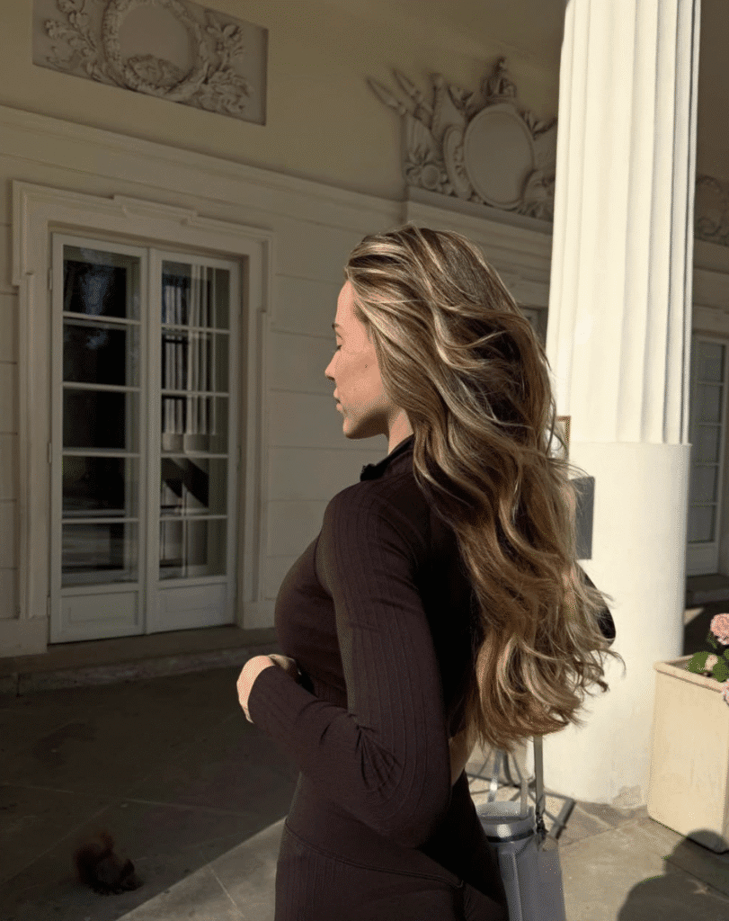 Laura Zawadzka: wiek, córka, partner i kariera. Kim jest? laura zawadzka Laura Zawadzka, moda i uroda, stylizacja influencerki na zdjęciu z Instagrama