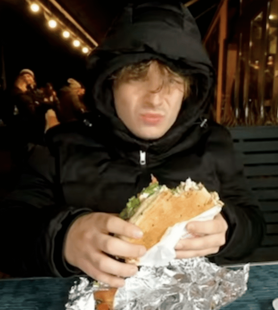 Wiadomo, kim jest Mualan – tajemniczy tester Książula zdemaskowany kim jest Mualan kim jest Mualan