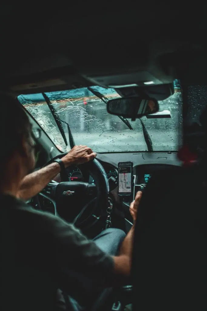 Jak legalnie rozpocząć pracę jako kierowca