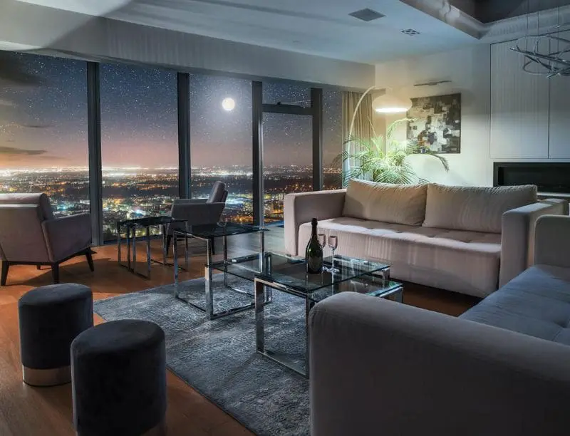 Wnętrze luksusowego apartamentu w Sky Tower we Wrocławiu