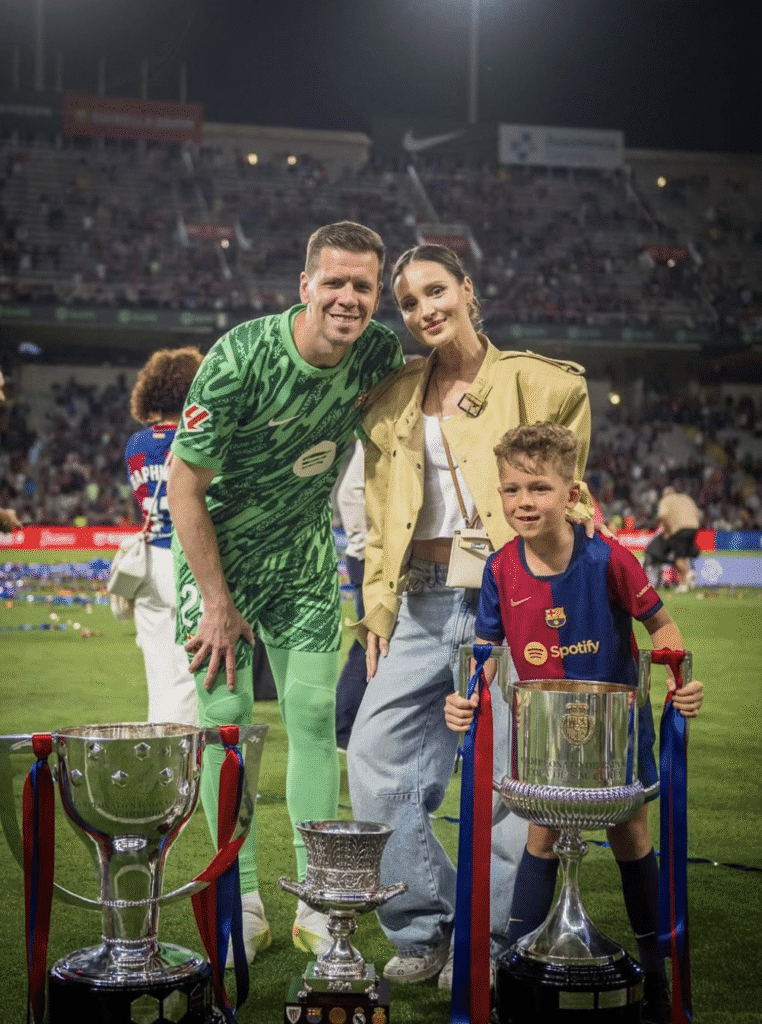 Wojciech Szczęsny – od Warszawy po Barcelonę. Wiek, życie prywatne i kariera Wojciech Szczęsny Wojciech Szczęsny