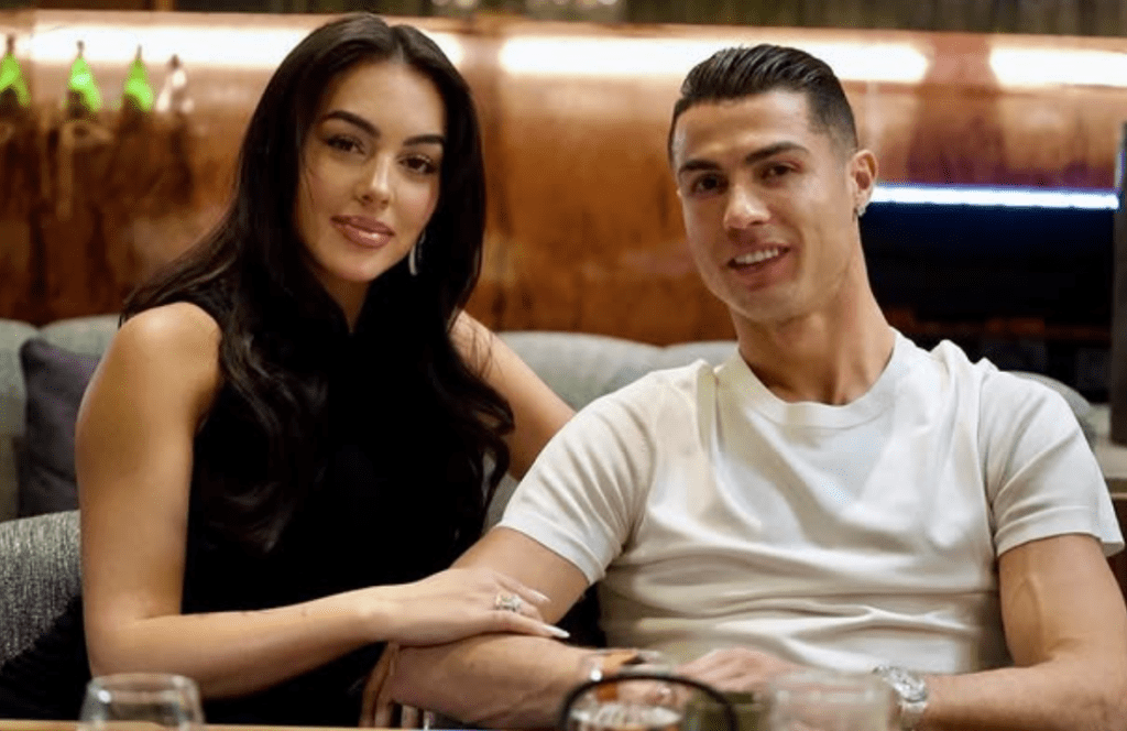 Ile zarabia Cristiano Ronaldo? Zarobki, kontrakt Al-Nassr i majątek CR7 (2026) ile zarabia cristiano ronaldo Cristiano Ronaldo pensja Al-Nassr
