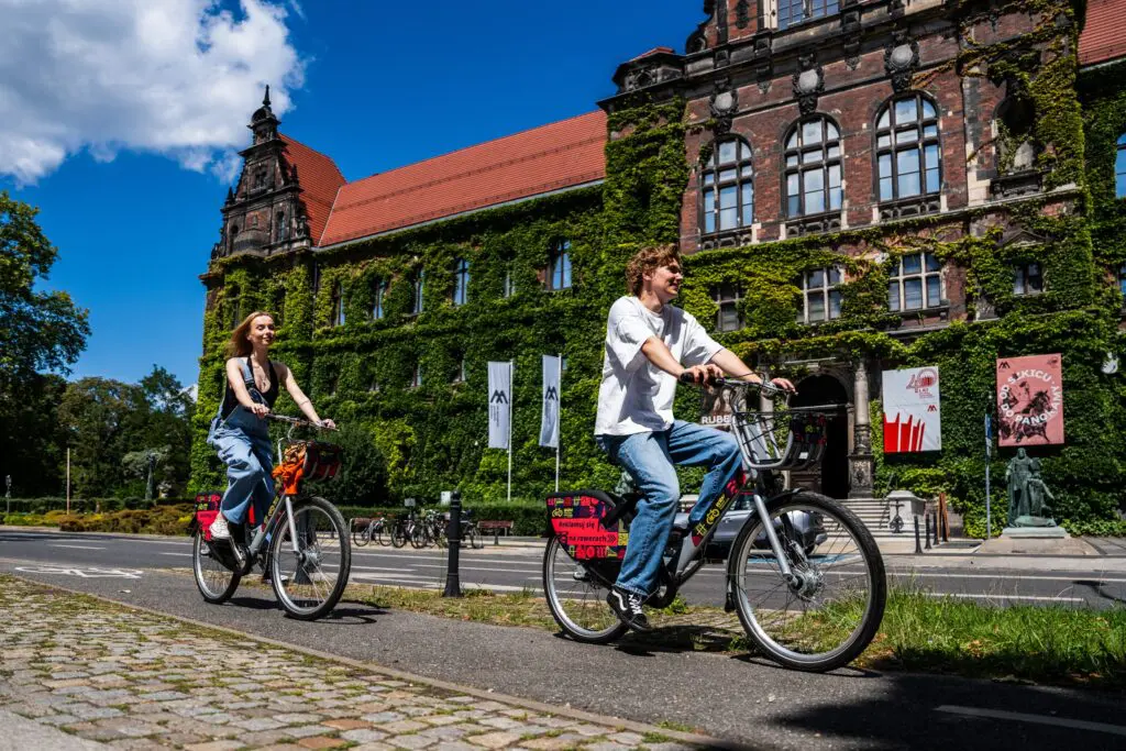 Rusza nowy sezon rowerowy w polskich miastach. Wzrośnie flota elektrycznych jednośladów [DEPESZA]