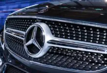 Grill i gwiazda Mercedesa z bliska