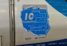 Pociąg Pendolino PKP Intercity na stacji Warszawa Centralna