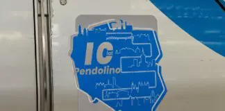 Pociąg Pendolino PKP Intercity na stacji Warszawa Centralna