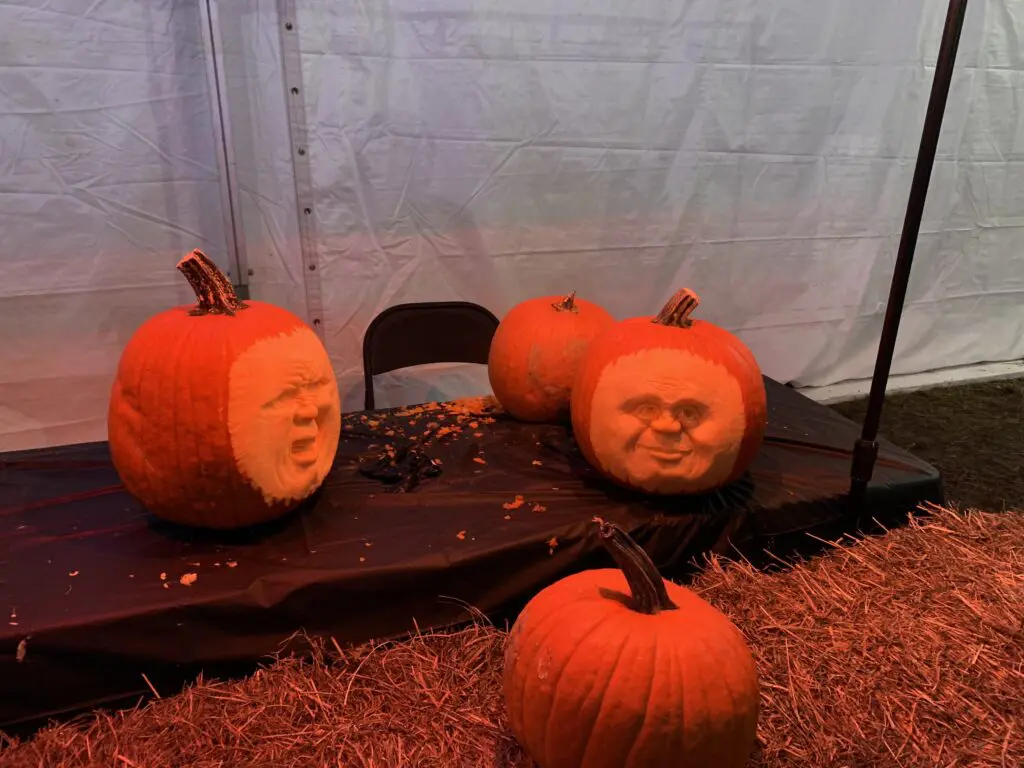 Plastikowe noże i zakrwawione maski znikają z półek. Sieci handlowe zmieniają ofertę na Halloween