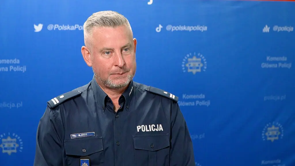 Pierwsze efekty nowych przepisów widoczne na drogach. Coraz więcej dzieci jeździ na rowerach i hulajnogach w kaskach
