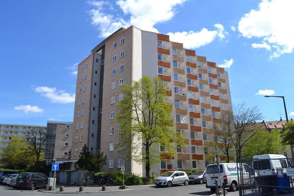 Mieszkanie o powierzchni 6 metrów kwadratowych? Ktoś to wynajmuje blok mieszkaniowy