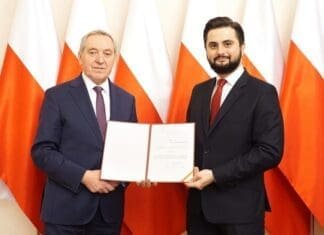 Huczne wesele i drogi prezent. Zapadła decyzja ws. dymisji wiceministra Kaczmarczyka