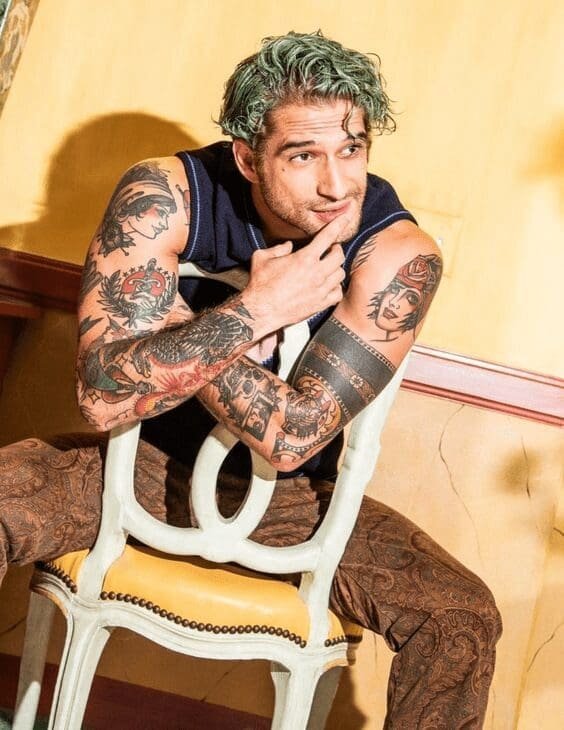 Tyler Posey: Biografia i Życie Prywatne Tyler Posey, aktor rozpoznawalny z produkcji młodzieżowych