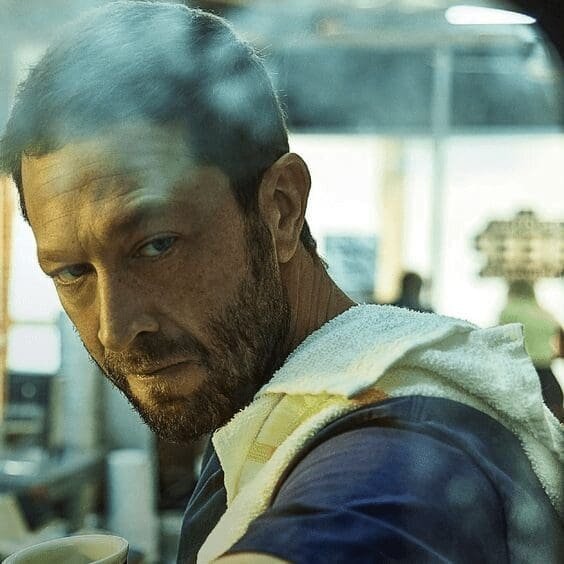 Ebon Moss-Bachrach: wiek, kariera, The Bear, Marvel i żona