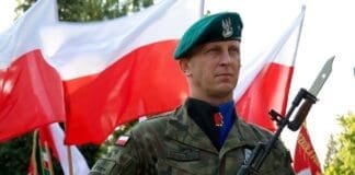 Żołnierz w mundurze wojskowym, zdjęcie poglądowe