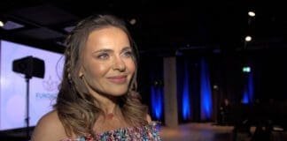 Edyta Herbuś podczas ćwiczeń jogi