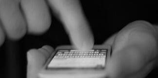 Telefon komórkowy używany do wysyłania SMS-ów