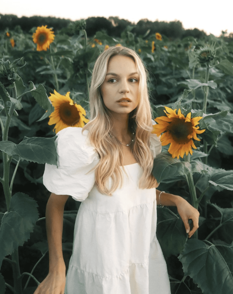 Kim jest Evelina Ross? Wiek, kariera, chłopak i pies Evelina Ross Evelina Ross włosy