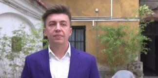 Dziecko podczas zajęć z bajkoterapii