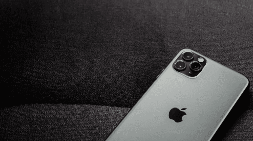 Czy opłaca się kupić używanego iPhone’a? Poradnik 2026: modele, ceny, pułapki