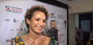Monika Mrozowska, aktorka, przygotowuje dzieci do szkoły