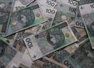 Dodatek mieszkaniowy dla jednej grupy zawodowej. Donald Tusk zapowiedział zmianę pieniądze