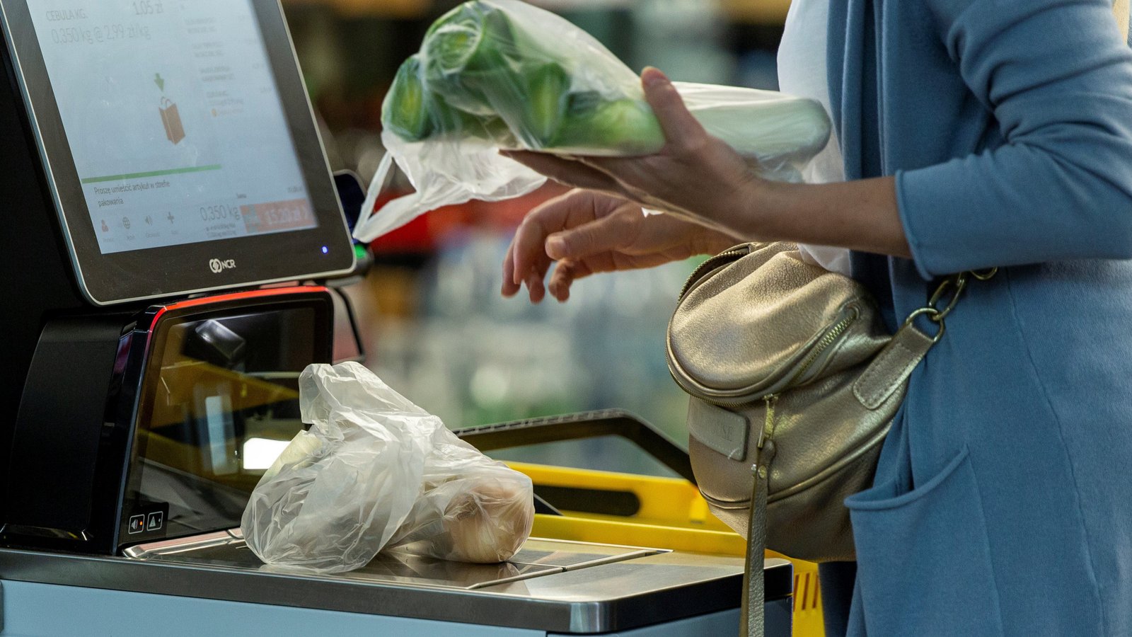 Ceny wciąż rosną. W styczniu nasklepowych półkach było drożej średnioo 5,9 proc. niż rok wcześniej