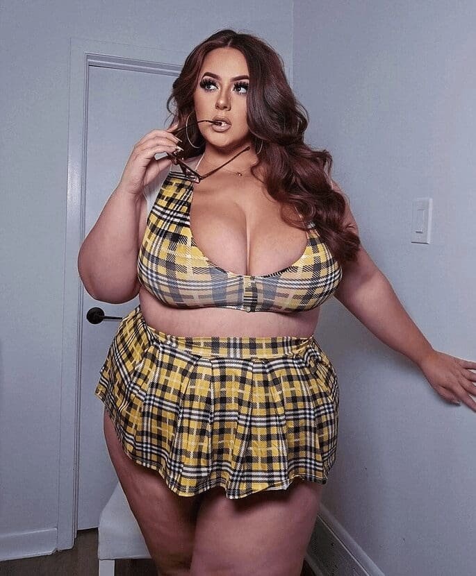 Influencerka plus-size poradziła sobie z internetowymi hejterami, broniąc pewnych siebie kobiet o krągłych kształtach