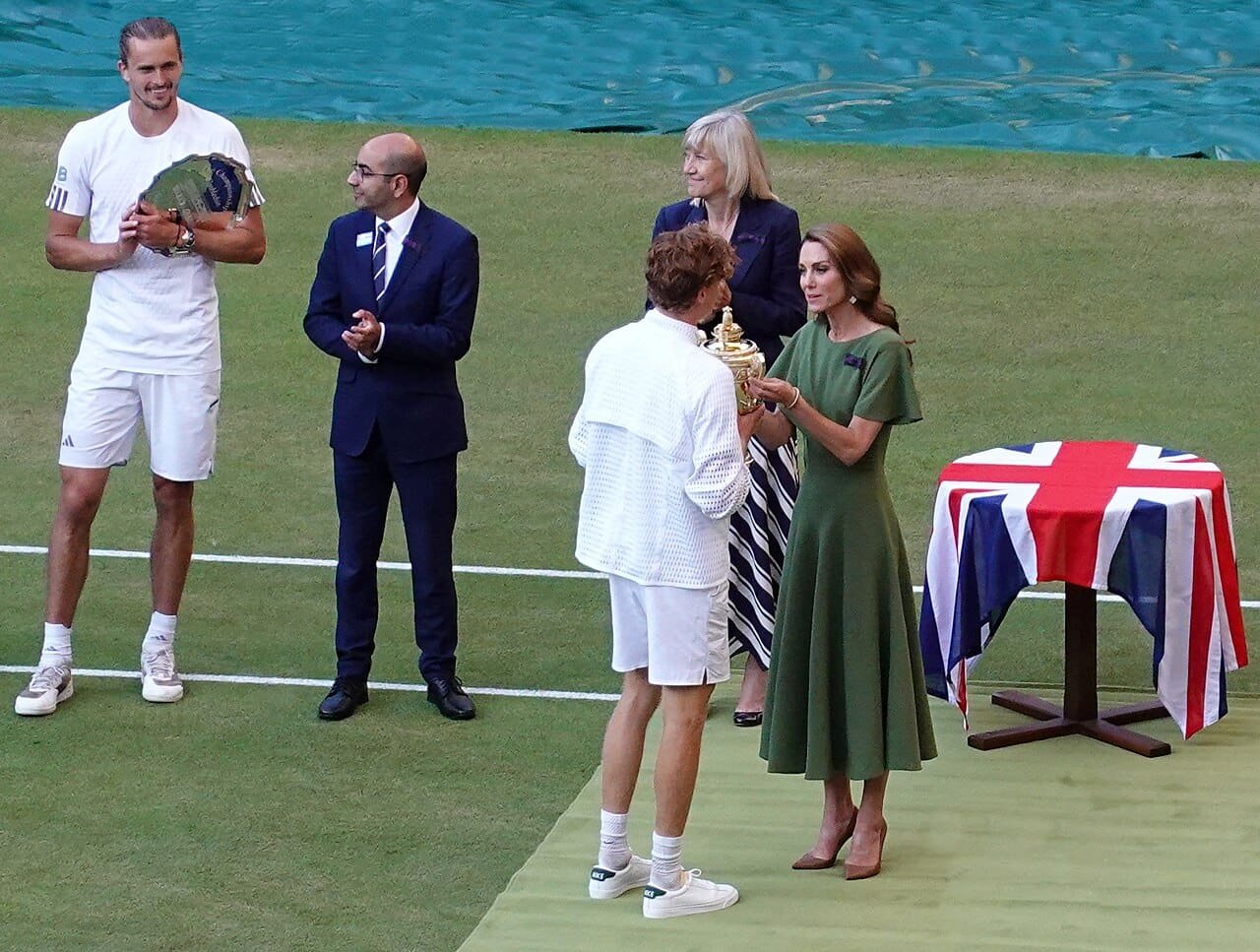 Katarzyna, księżna Walii: wiek, zdrowie, dzieci i powrót do pracy księżna walii Katarzyna, księżna Walii na korcie centralnym Wimbledonu podczas ceremonii wręczenia trofeów w lipcu 2026 roku