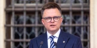 „Skompromitowali siebie i Sejm”. Hołownia chce ukarania posłów