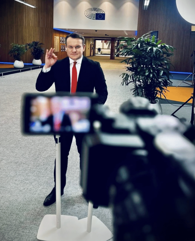 Dominik Tarczyński – wiek, żona, dzieci i kariera polityczna Dominik Tarczyński Dominik Tarczyński media