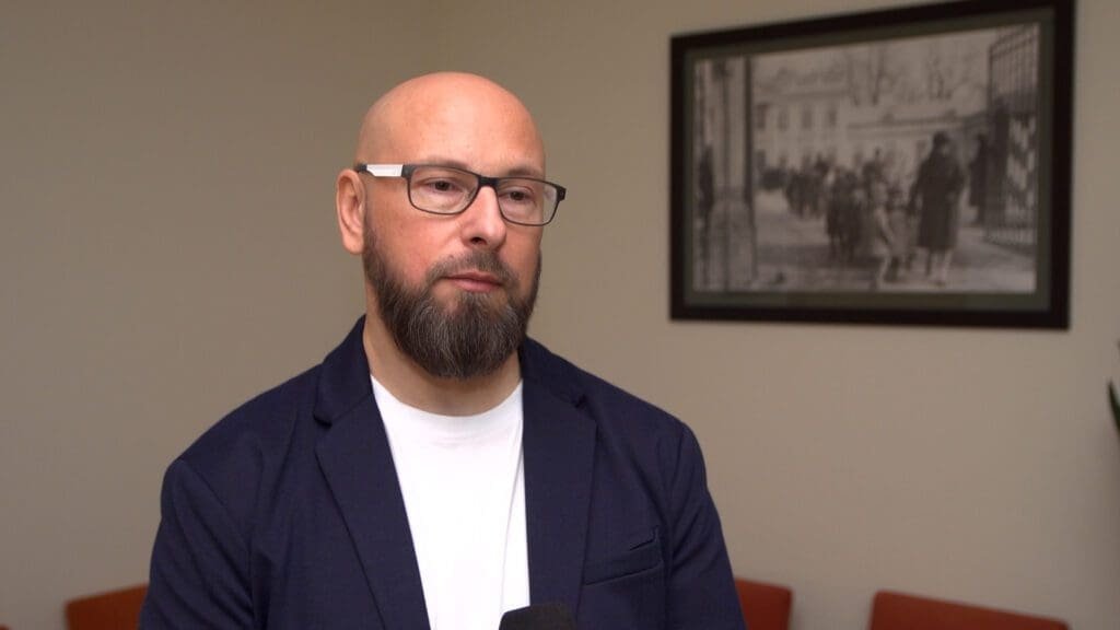 Otyłość i niedożywienie u seniorów często idą w parze. Źródłem problemu często tańsza, wysokoprzetworzona żywność