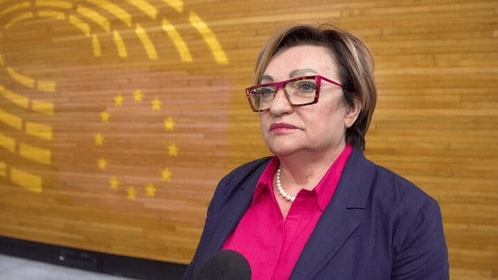 Obowiązek zapełniania magazynów gazu w UE przed sezonem zimowym ma zapewnić bezpieczeństwo dostaw. Wpłynie też na stabilizację cen