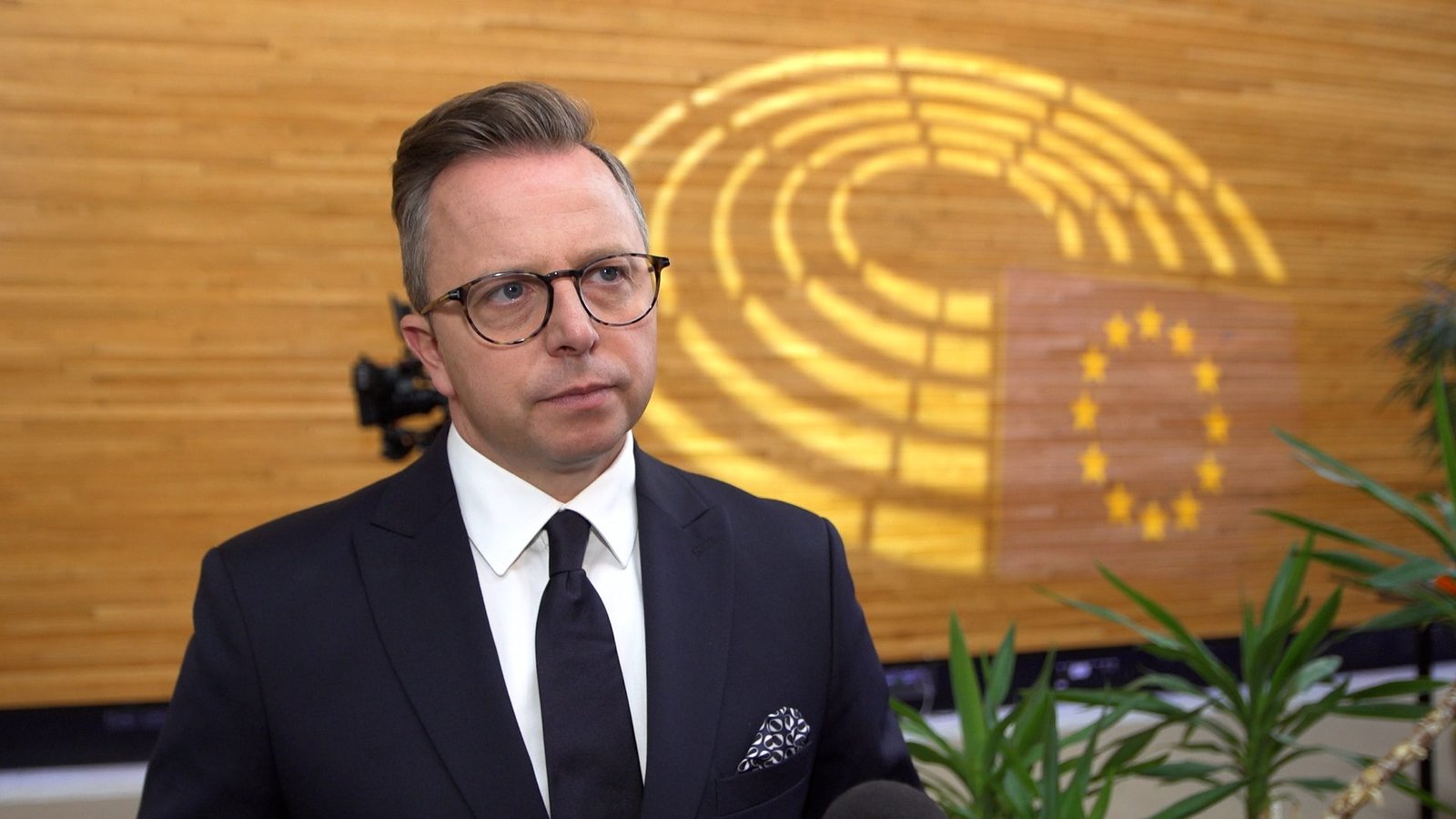 D. Joński: Europa musi chronić swój rynek poprzez cła i wysokie standardy bezpieczeństwa dla importowanych towarów. Powinniśmy budować własny przemysł oparty na tańszej energii