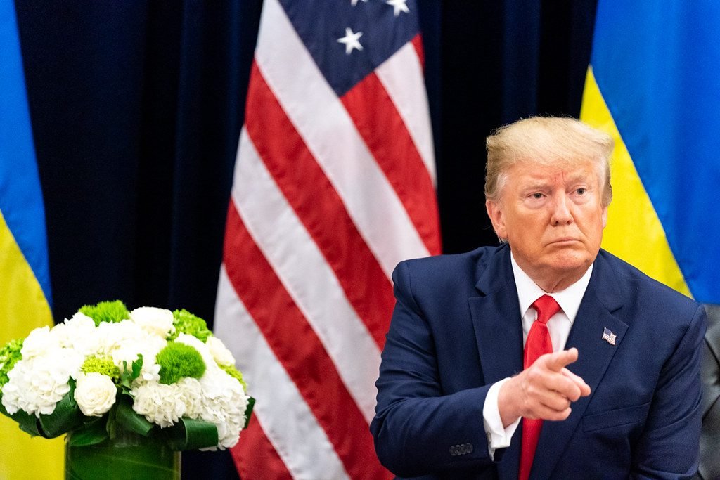 Trump stawia na twardą linię wobec Rosji. „NATO powinno zestrzeliwać rosyjskie myśliwce” Trump Trump NATO