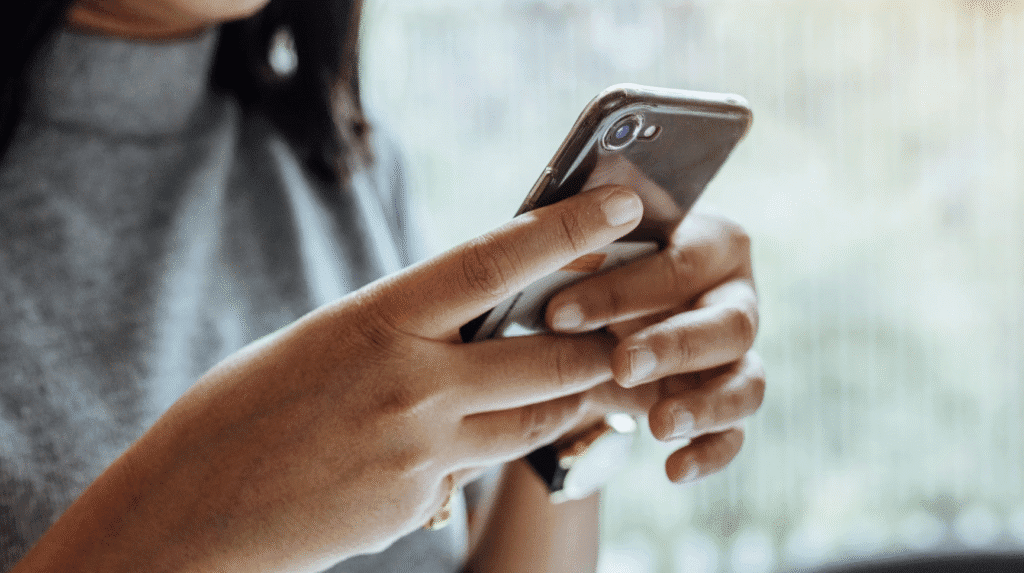 Jak eSIM uwalnia Cię od roamingu – podróż po Europie z Yesim Jak eSIM uwalnia Cię od roamingu Jak eSIM uwalnia Cię od roamingu