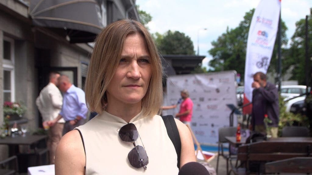 Iwona Guzowska: Aby nie produkować kolejnych elektrośmieci, staram się nie używać baterii. Bliska jest mi też idea przerabiania starych rzeczy na coś innego